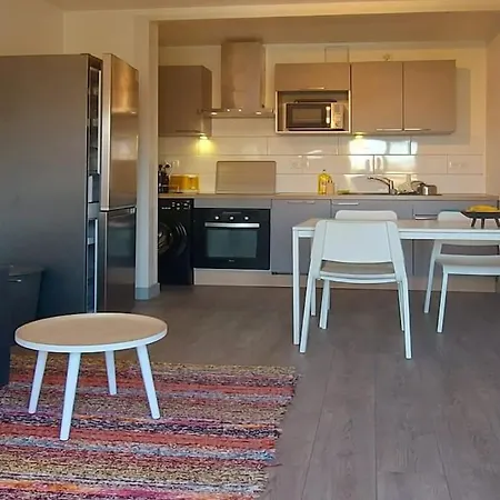 Cosy Zenith Purpan Apartment *